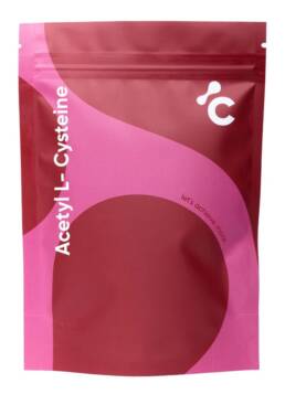 Frontansicht auf Cerebras Acetyl -C -Cysteinkapseln in einer roten und rosa Verpackung